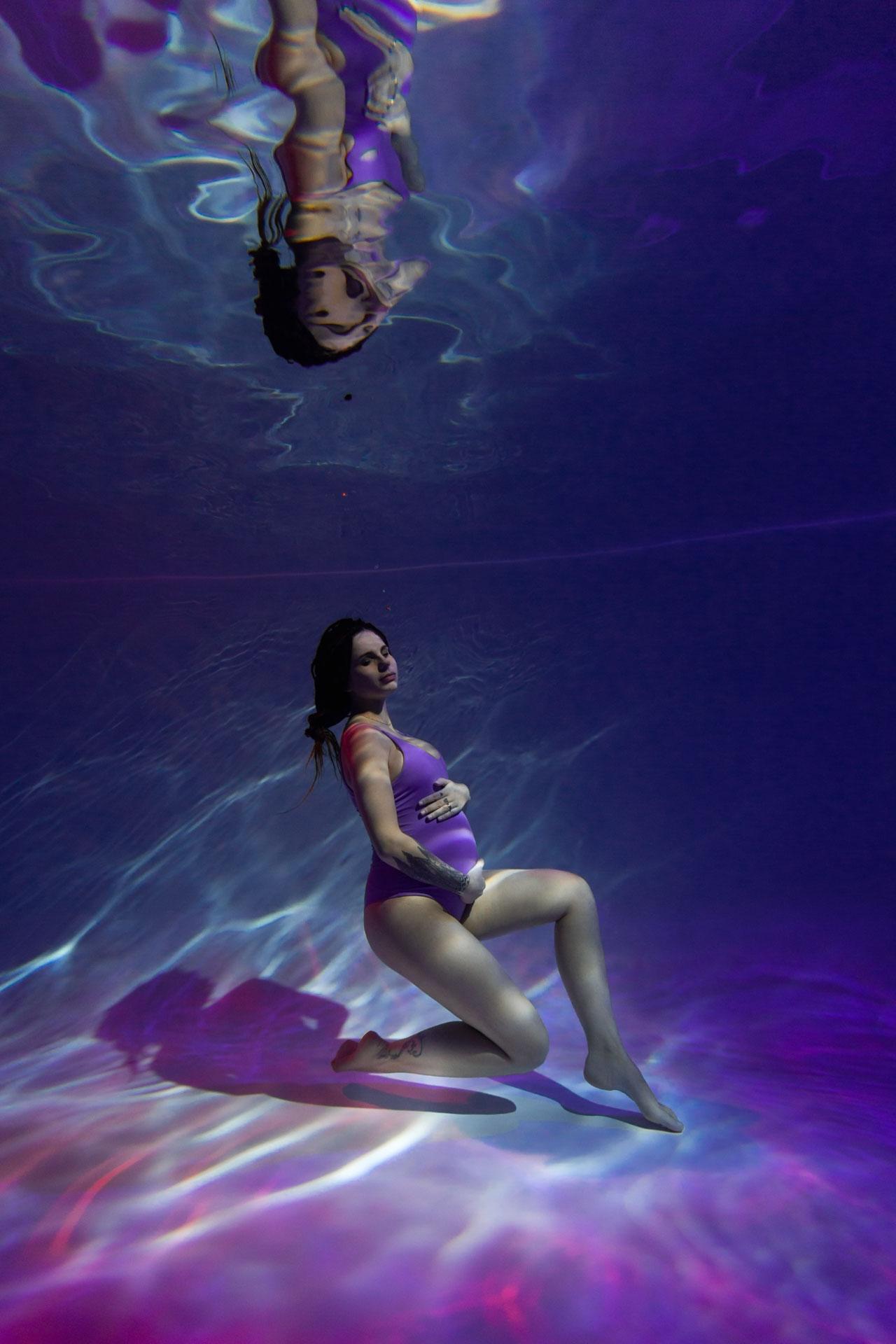 Подводная фотосессия беременности