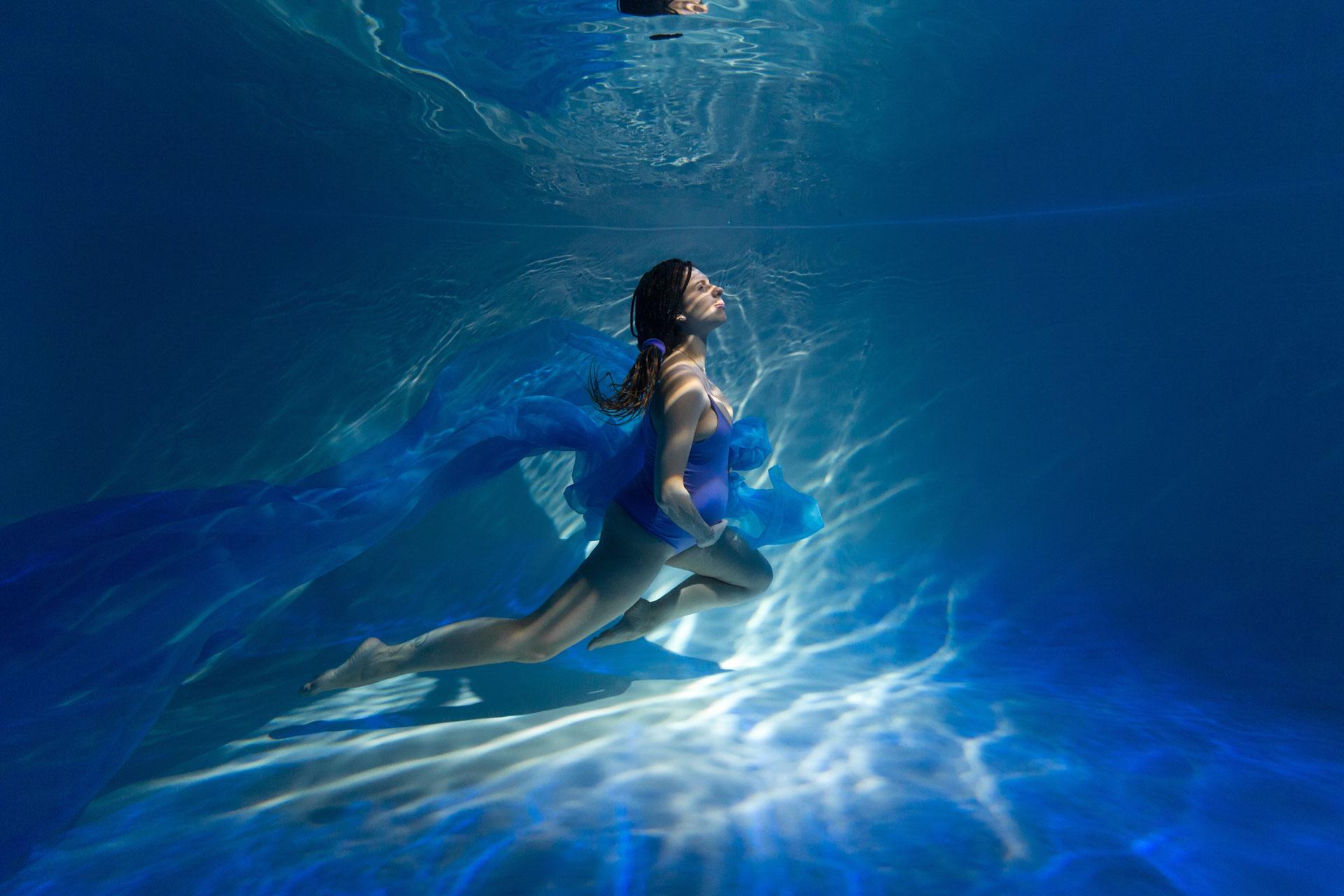 Подводная фотосессия беременности